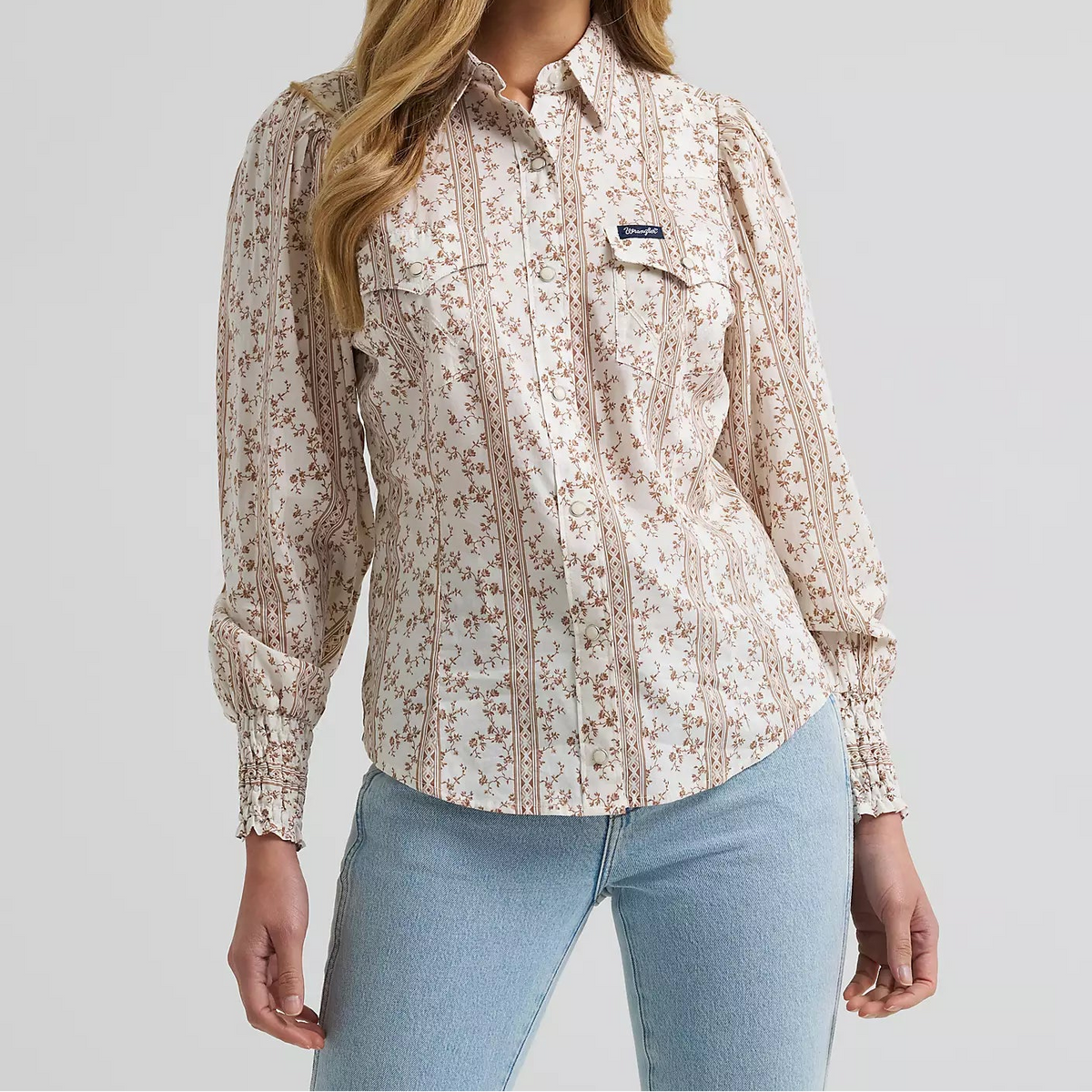 Wrangler Women's L/S Smocked Sleeve Western Snap Blouse in White