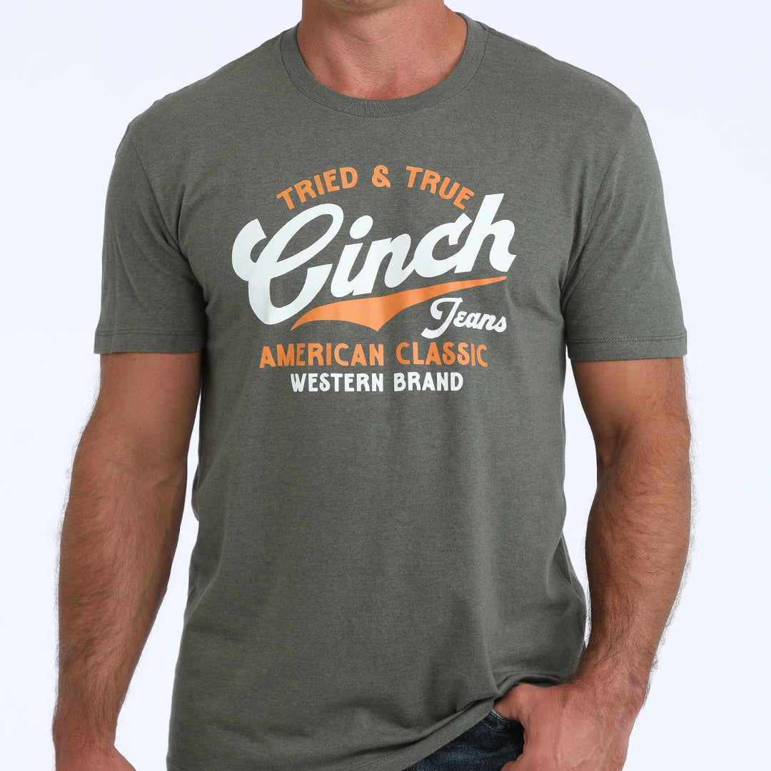 Cinch Men's Logo Graphic T-Shirt in Olive