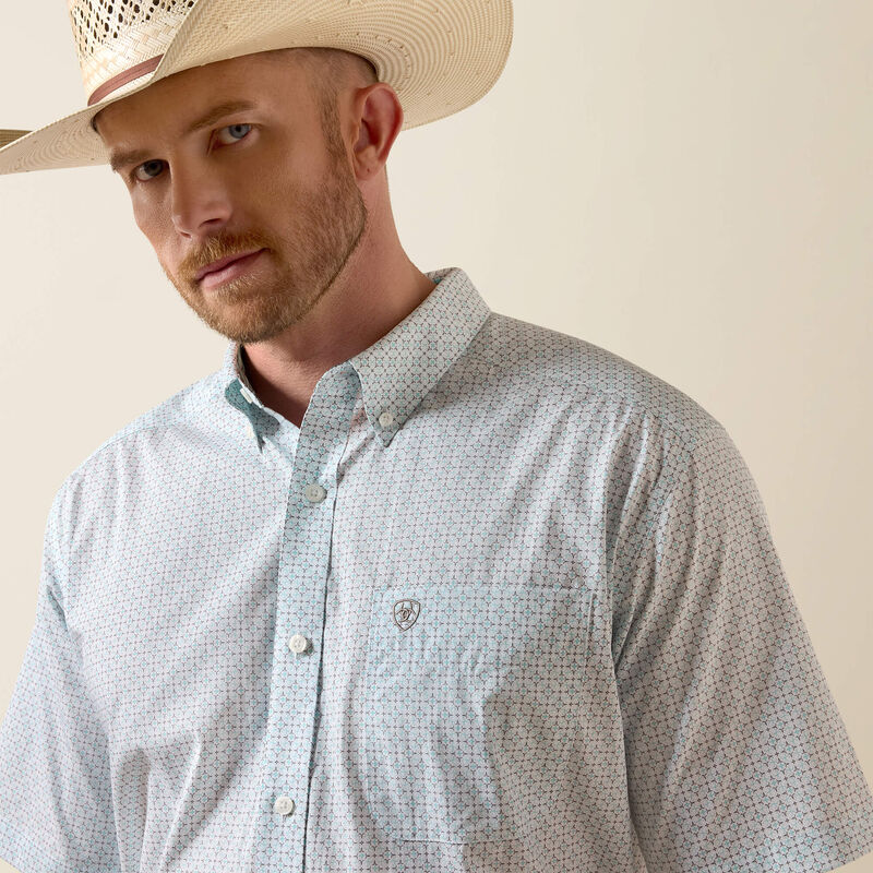Ariat Men's S/S Wrinkle Free Welsh Classic Fit Button Down Shirt in White Multi Geo Print