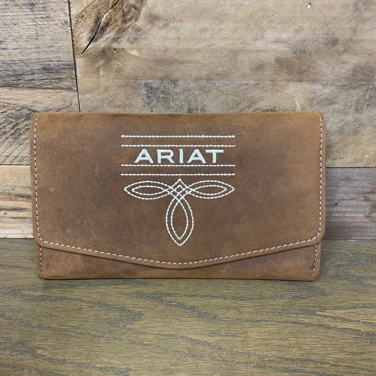 Ariat Women's Lynn Wallet in Medium Brown