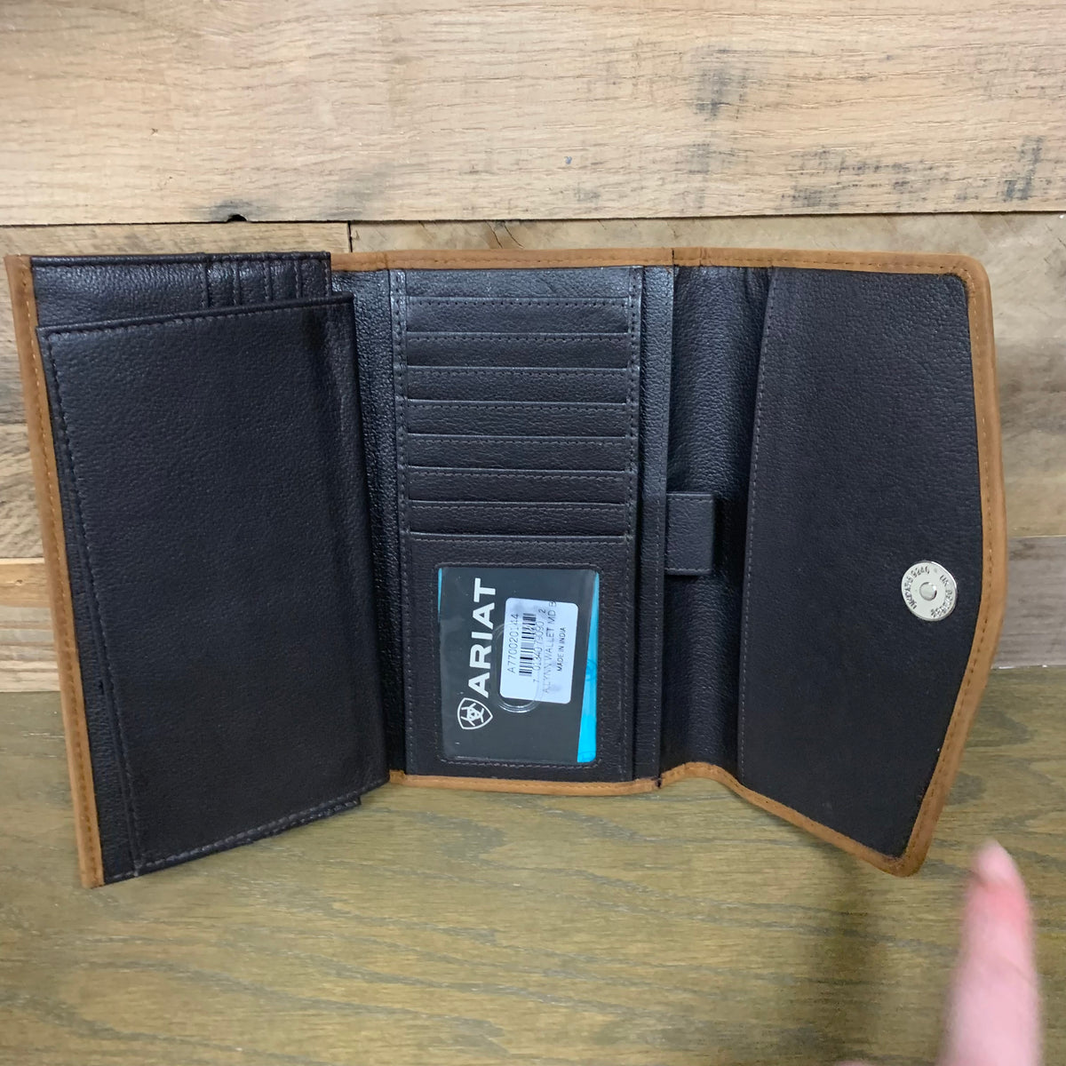 Ariat Women's Lynn Wallet in Medium Brown