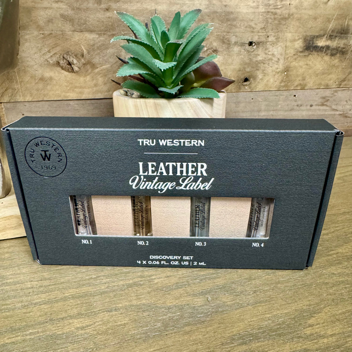 Leather Vintage Label Discovery Gift Set
