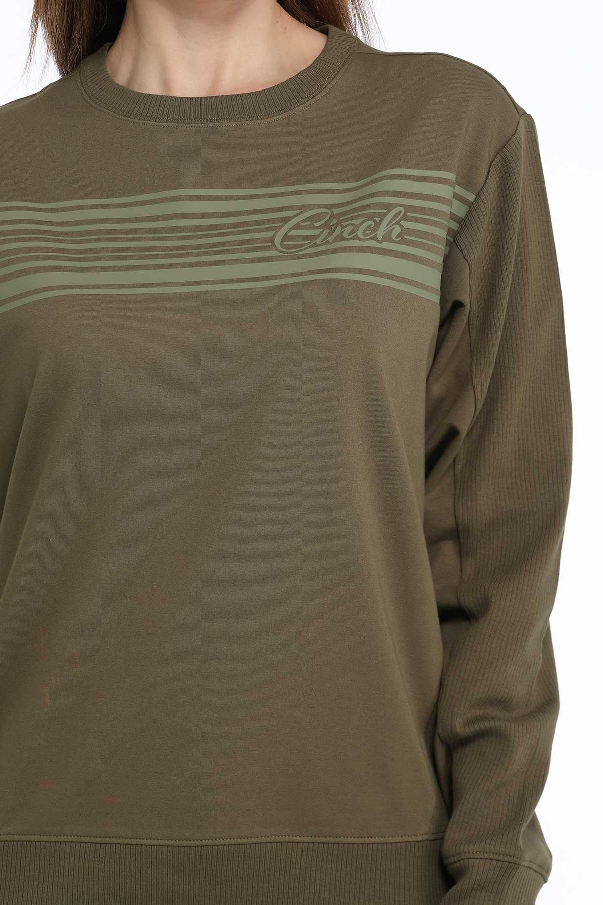 Cinch Women's Logo French Terry Pullover Sweatshirt in Olive